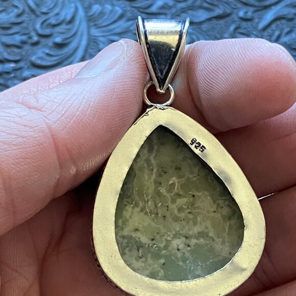 Green Opal Crystal Stone Jewelry Vintage Styled Pendant - Picture 7 of 8